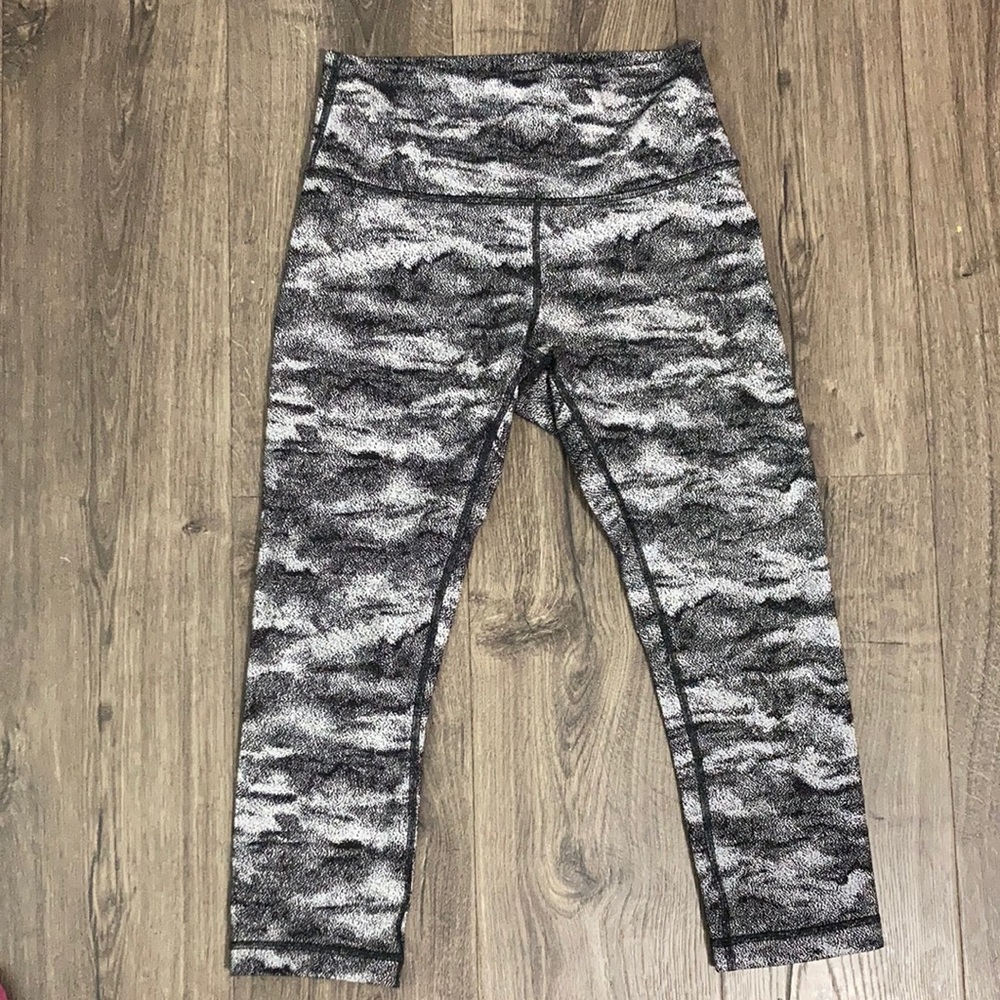 Lululemon leggings size 8